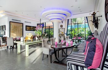 Wave Hotel Pattaya