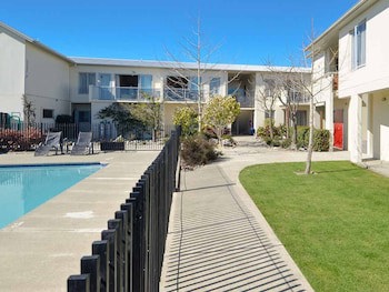 Parkside Motel