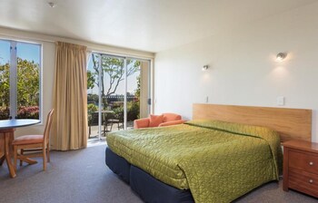 Parkside Motel