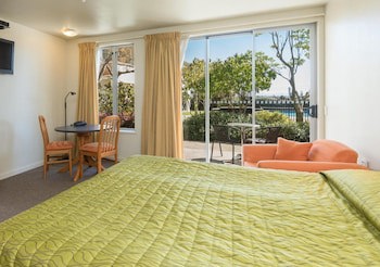Parkside Motel