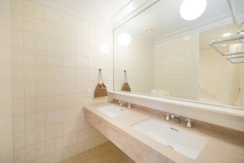 Biwako Hotel