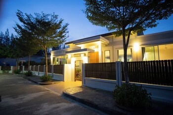 Bor Saen Pool Villa
