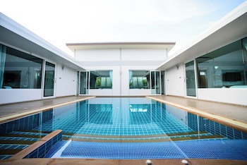 Bor Saen Pool Villa