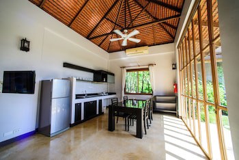 Bor Saen Pool Villa