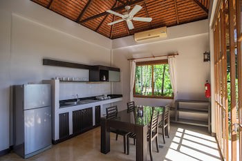 Bor Saen Pool Villa