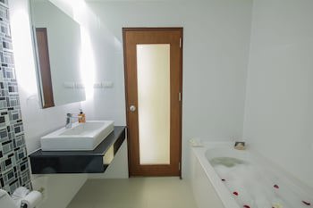 Baan Nilrath Hotel
