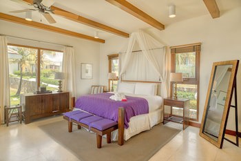 Las Verandas Hotel & Villas