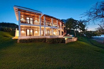Las Verandas Hotel & Villas