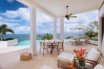 Las Verandas Hotel & Villas