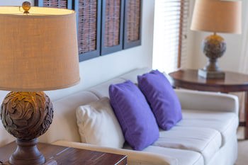 Las Verandas Hotel & Villas