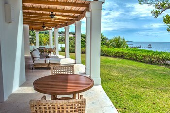 Las Verandas Hotel & Villas