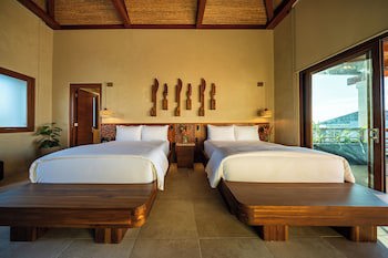 Las Verandas Hotel & Villas
