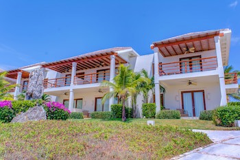 Las Verandas Hotel & Villas