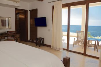 Las Verandas Hotel & Villas