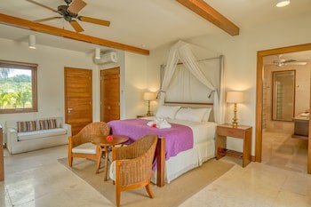 Las Verandas Hotel & Villas
