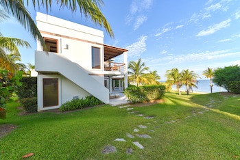 Las Verandas Hotel & Villas