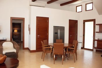 Las Verandas Hotel & Villas