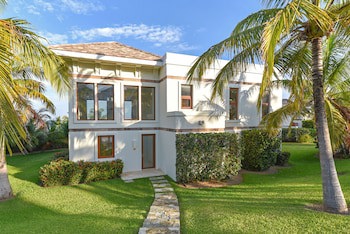 Las Verandas Hotel & Villas