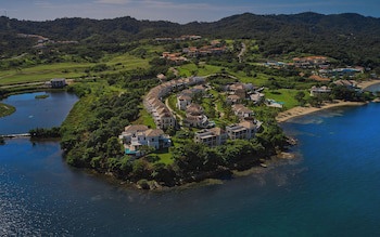 Las Verandas Hotel & Villas