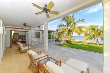 Las Verandas Hotel & Villas