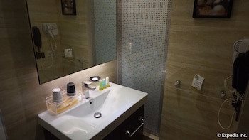 Ace Hotel & Suites