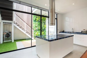 Benviar Tonson Residence