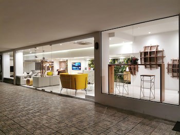 Benviar Tonson Residence