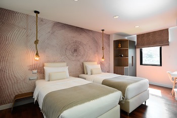 Benviar Tonson Residence