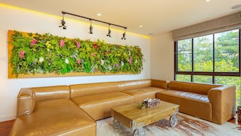 Benviar Tonson Residence
