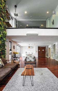 Benviar Tonson Residence