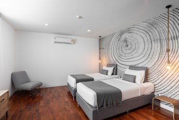 Benviar Tonson Residence