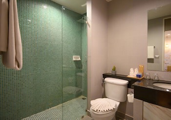 Benviar Tonson Residence