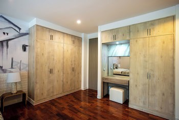 Benviar Tonson Residence