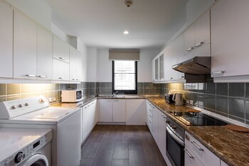 Benviar Tonson Residence