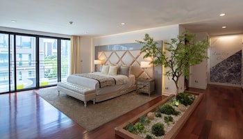 Benviar Tonson Residence