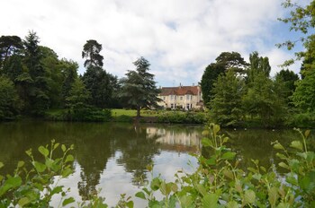Worplesdon Place Hotel