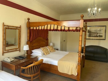 Canterbury Hotel