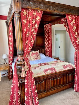 Canterbury Hotel