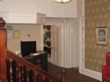 Canterbury Hotel