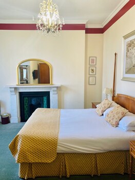 Canterbury Hotel
