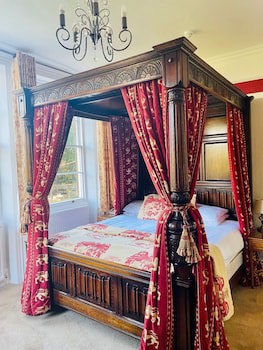 Canterbury Hotel