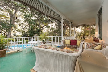 Royston Hall Guesthouse