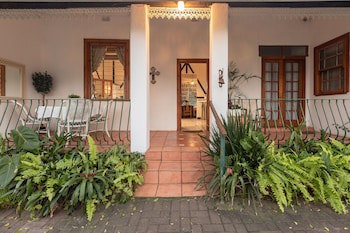 Royston Hall Guesthouse