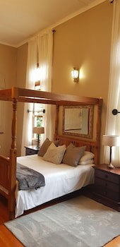 Royston Hall Guesthouse