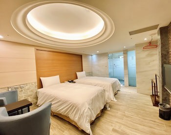 Burgary Hotel