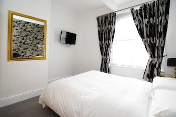 Three Queens Hotel