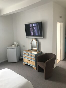 Three Queens Hotel