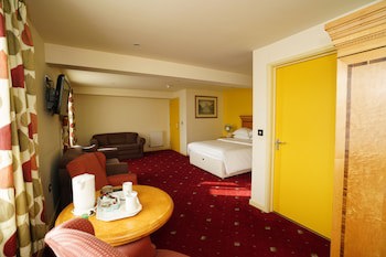 Three Queens Hotel