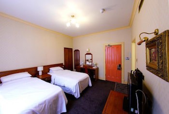 Three Queens Hotel