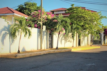 Altamont Court Hotel